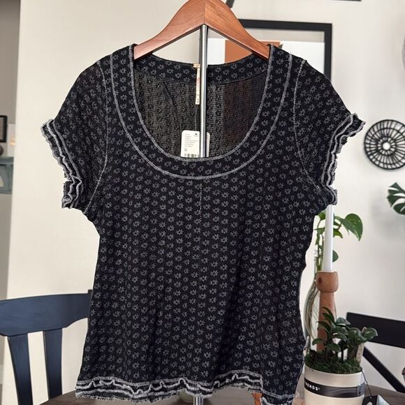 NWT Free People Garner Tee Top Black Short Sleeves Cotton M Scoop Neck Floral - Picture 7 of 8